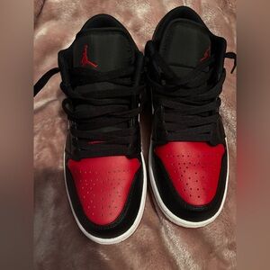 Nike Air Jordan Retro 1 Low 
Red/Black/White Size 8 
LIKE NEW worn once inside